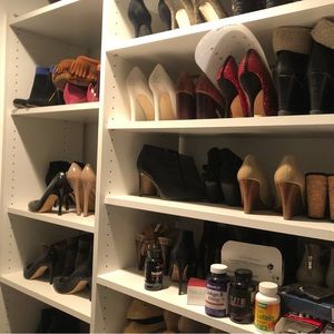 Selling ex’s-clothes. Sz 6-8. Shirts dresses. Shoes sz 8. Boots. Some with tags.